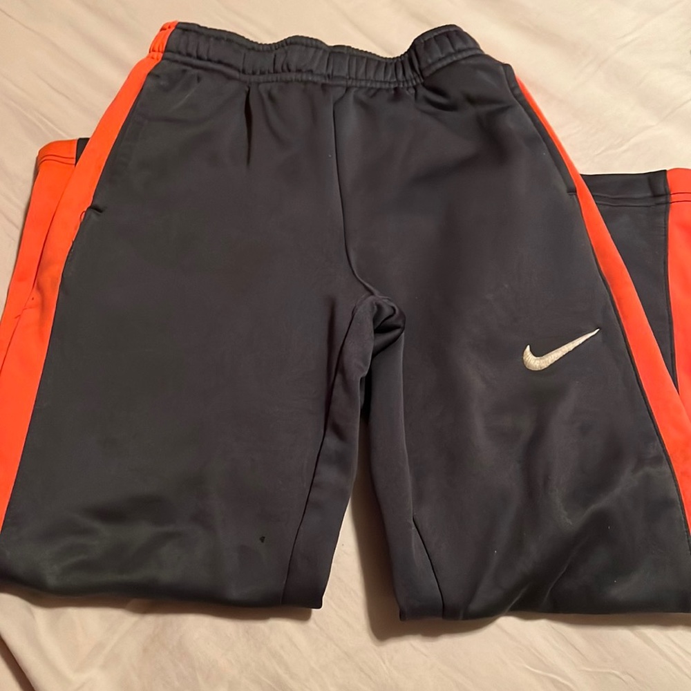 Boys size 6 Dri-fit Nike pants